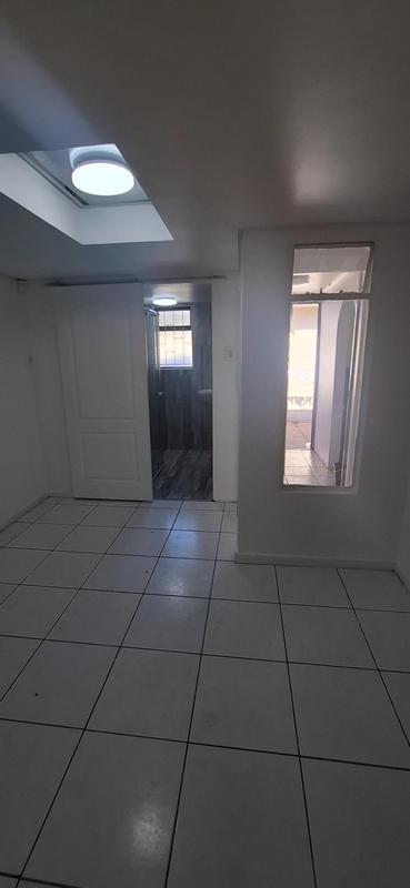To Let 1 Bedroom Property for Rent in Goodwood Central Western Cape